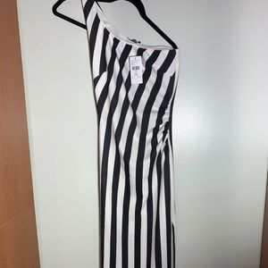 Black and white one shoulder maxi dress
